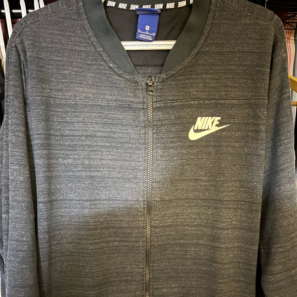 Nike track jacket sizeXL